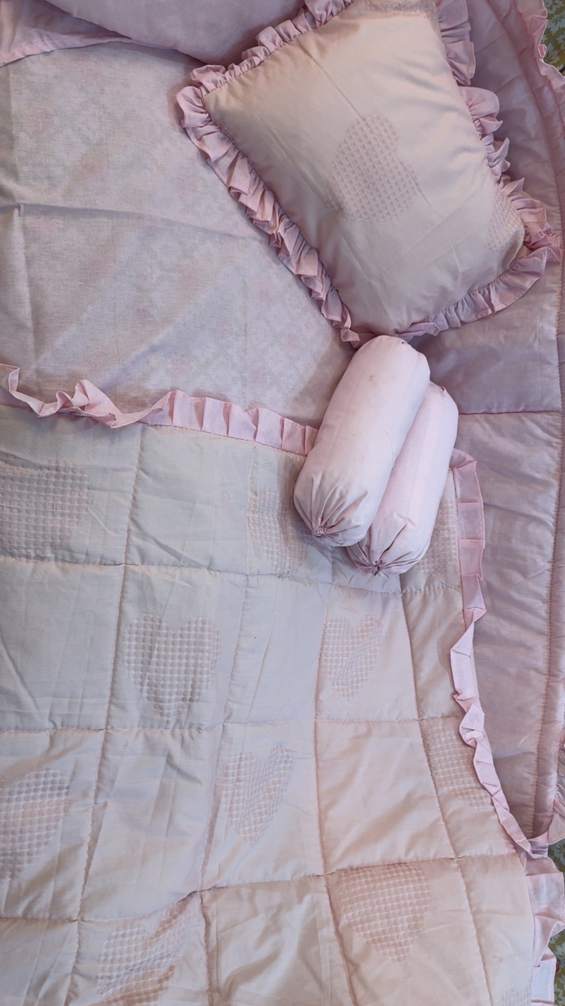 Waffled hearts Cot Bedding Set