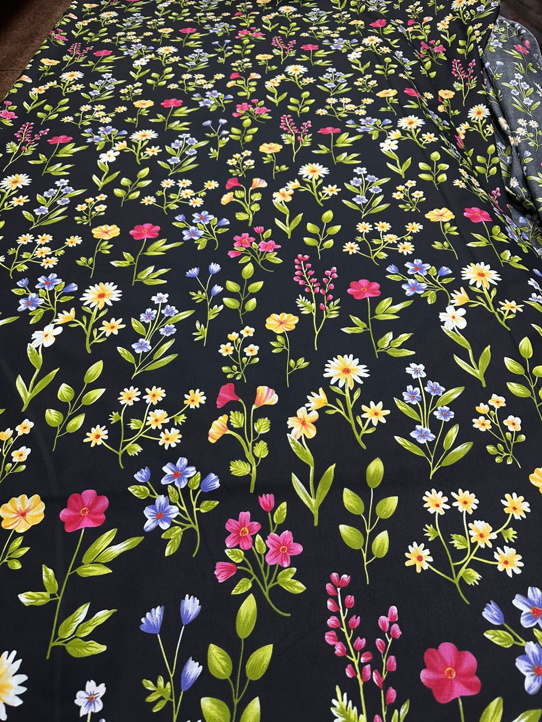 Black floral beauty King Size Duvet Cover Set - Without Filling