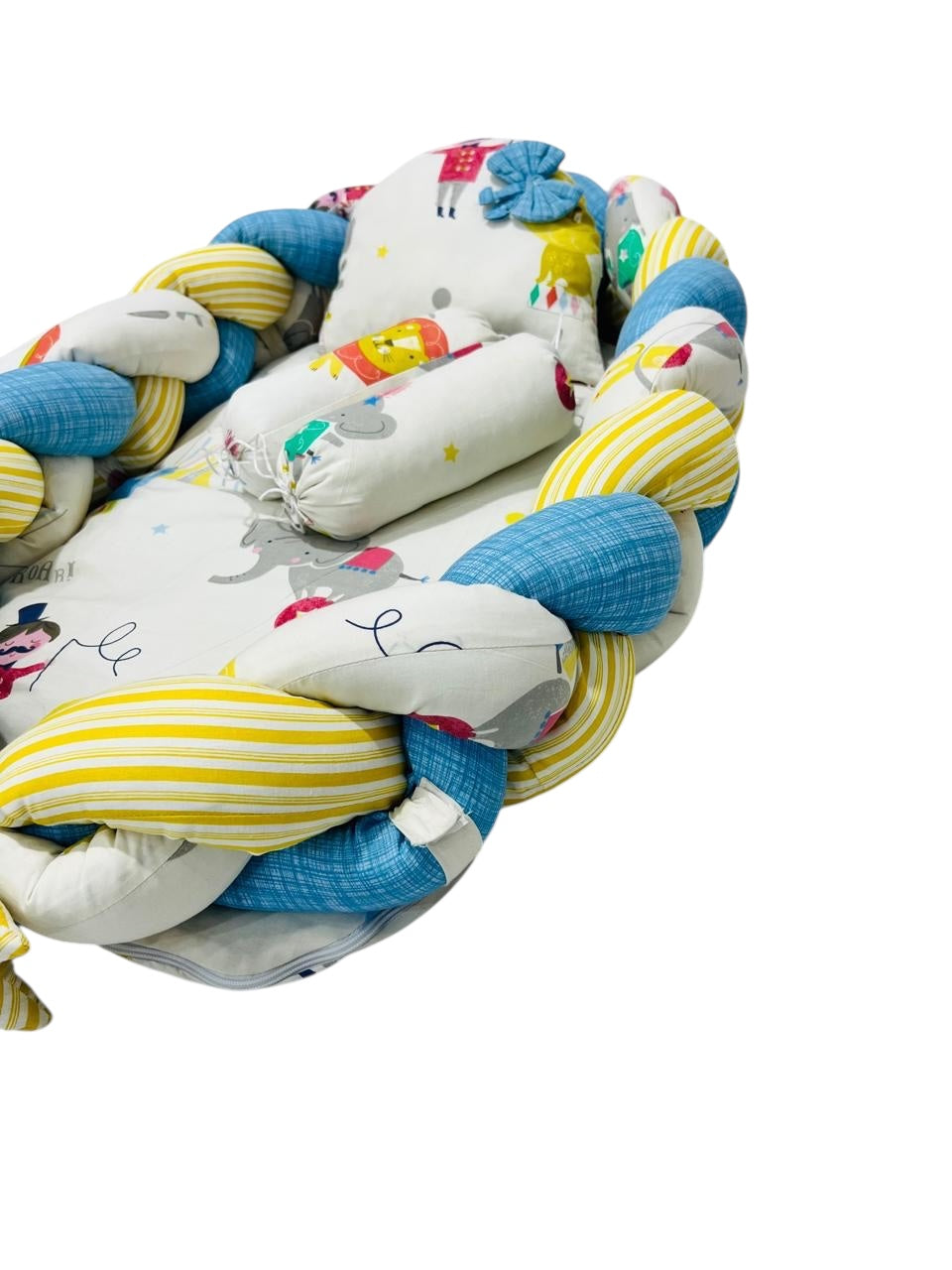 Braided Snuggle Bed - 255