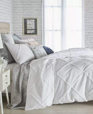 White Cross Tufted Cotton Set