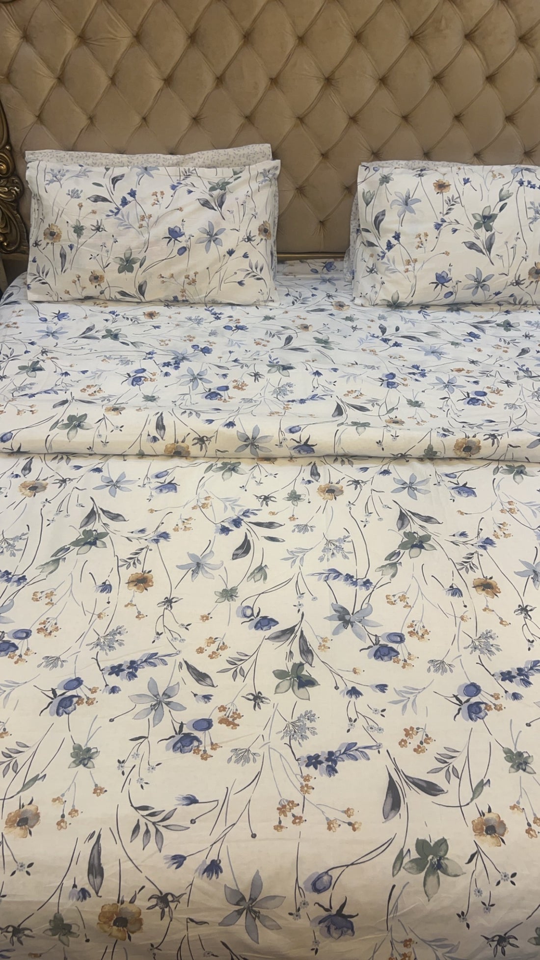 Falling Flowers  King Size Duvet Cover Set - Without Filling