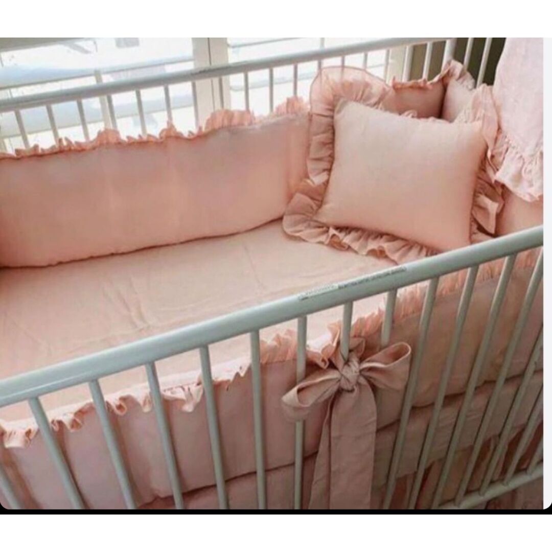 Frilly Cot Bedding Set