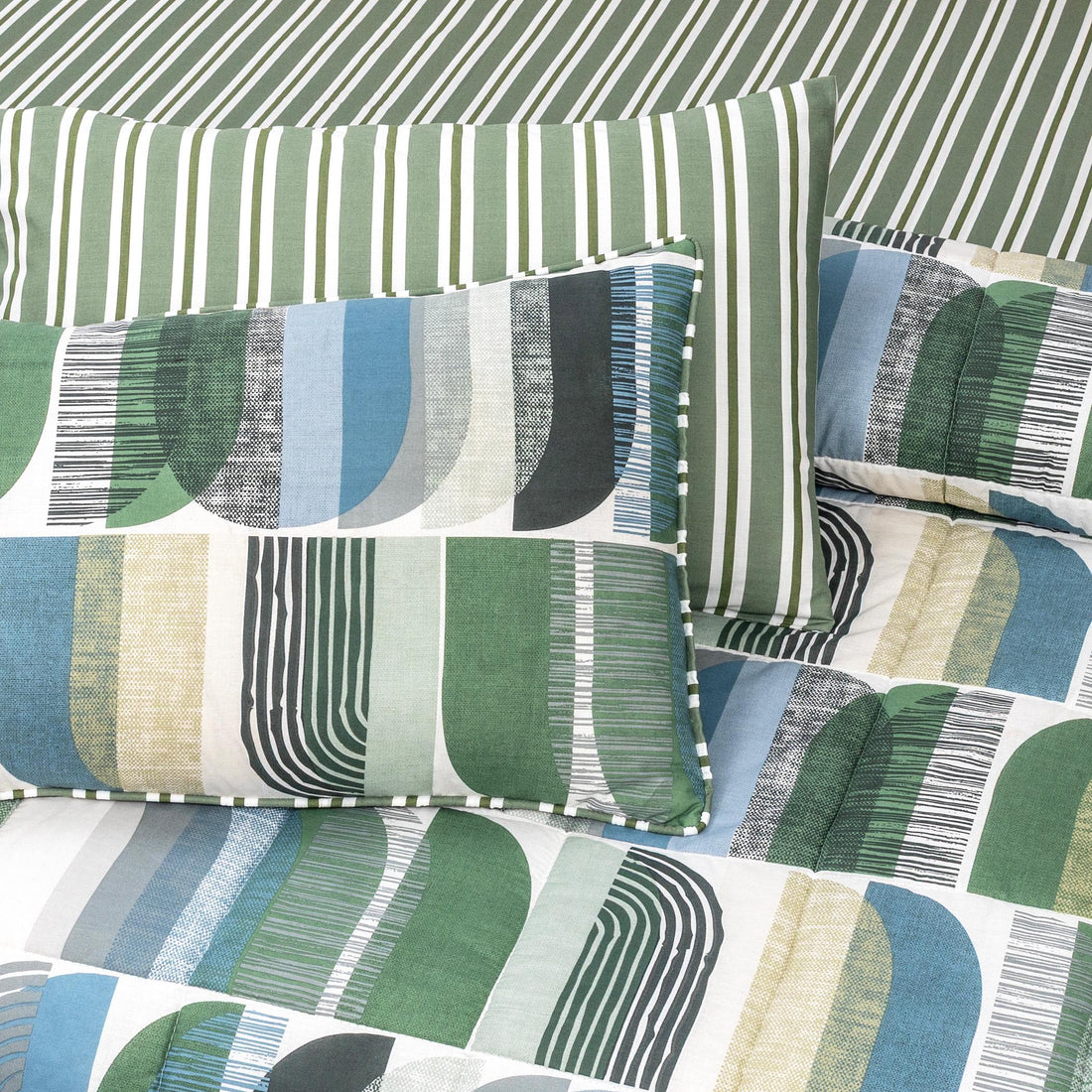 S-103 King Size Comforter Set - With Filling