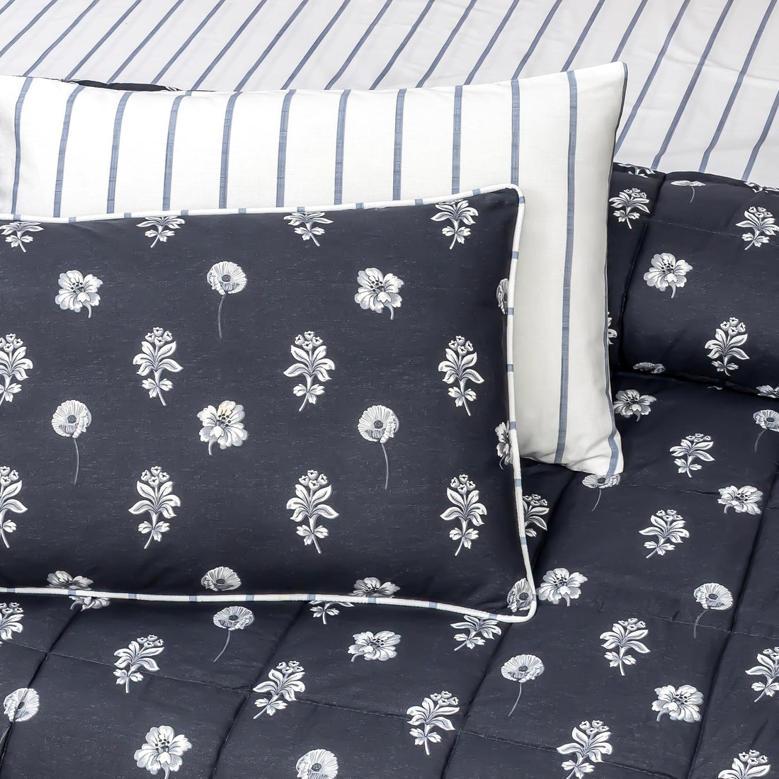S-106 King Size Comforter Set - With Filling