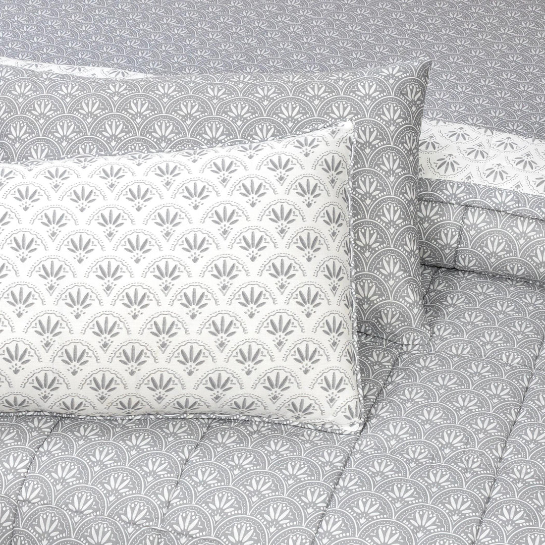S-110 King Size Comforter Set - With Filling